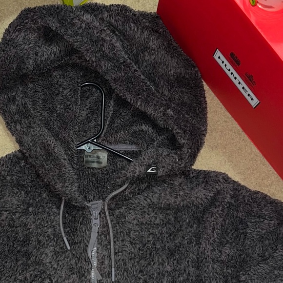 Gymshark Cozy Drawstring Zip Up Fuzzy Hoodie (Cropped) - Picture 10 of 13